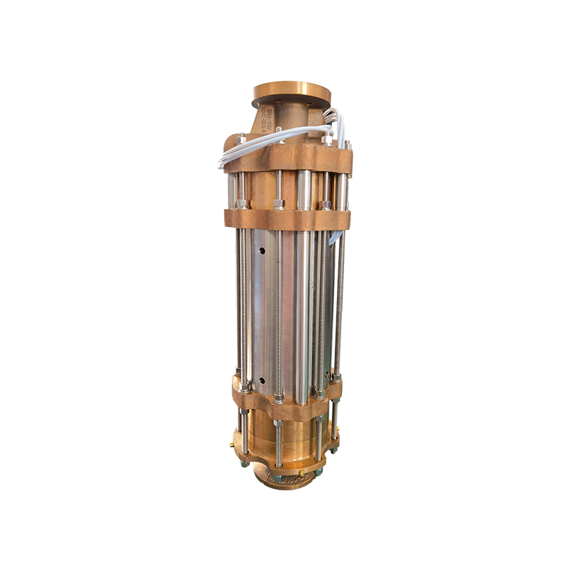 Cryogenic submerged centrifugal pump with pump casing