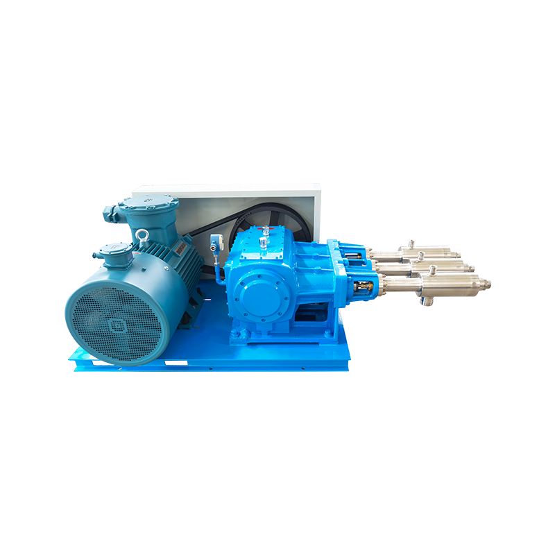 What safety precautions should be taken when operating a cylinder filling pump?